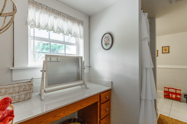 204 Lee-Gordon Mill Rd, Chickamauga, GA 30707 - full bath featuring tile patterned floors and vanity