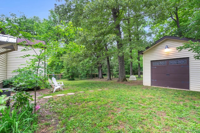 view of yard with an outdoor structure