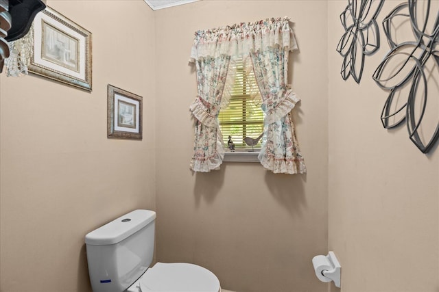 4042 Village Dr, Cohutta, GA 30710 - bathroom with toilet and baseboards