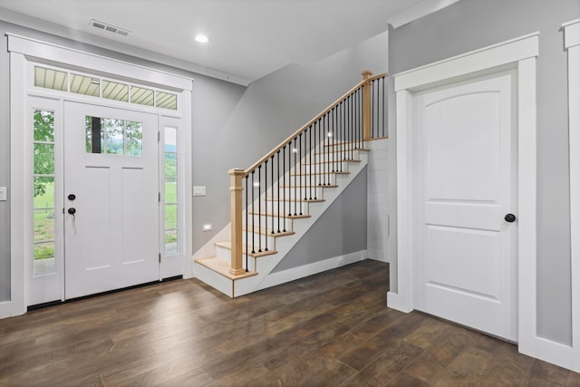 foyer entrance featuring stairway, dark wood-style floors, recessed lighting, and baseboards