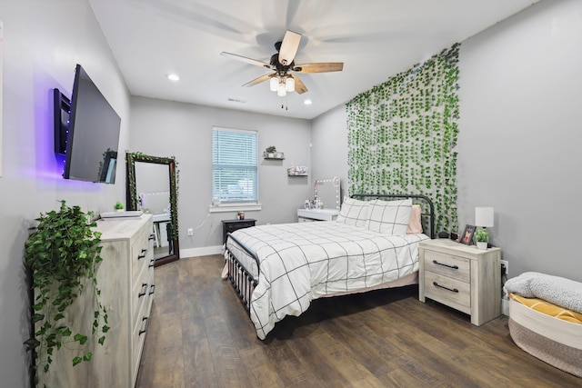 bedroom with dark wood-type flooring, baseboards, recessed lighting, and a ceiling fan