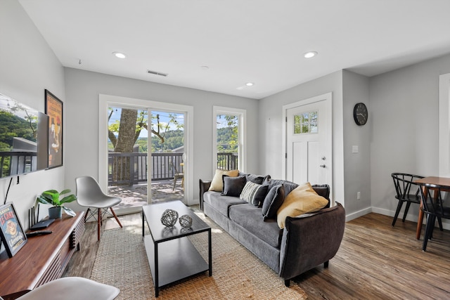 618 Hamilton Ave, Chattanooga, TN 37405 - living area with wood finished floors, recessed lighting, and baseboards