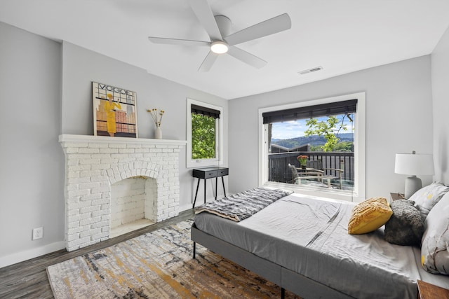 618 Hamilton Ave, Chattanooga, TN 37405 - bedroom with wood finished floors, baseboards, and a ceiling fan