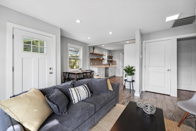 618 Hamilton Ave, Chattanooga, TN 37405 - living room with wood finished floors, recessed lighting, and baseboards