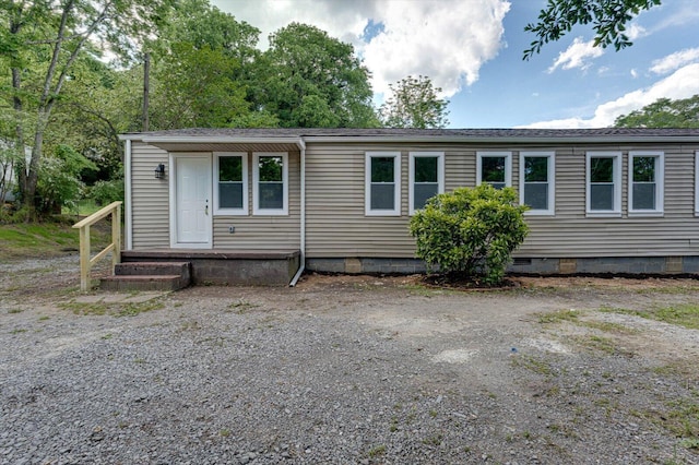 9 Longstreet Rd, Rossville, GA 30741 - view of front of house with crawl space and a shingled roof