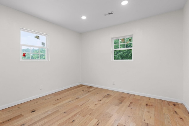 3000 Mary Walker Pl, Chattanooga, TN 37411 - unfurnished room with baseboards, recessed lighting, and wood finished floors