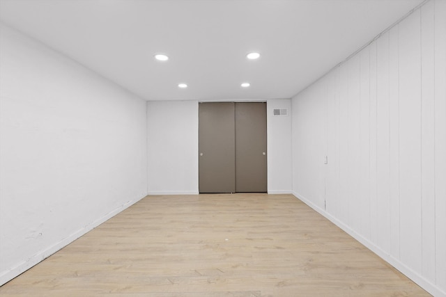 3000 Mary Walker Pl, Chattanooga, TN 37411 - unfurnished bedroom with light wood-type flooring, recessed lighting, and baseboards