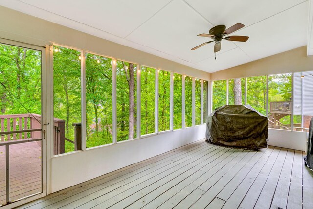 802 Creek Overlook Rd, Chattanooga, TN 37415 - sunroom with a ceiling fan and vaulted ceiling