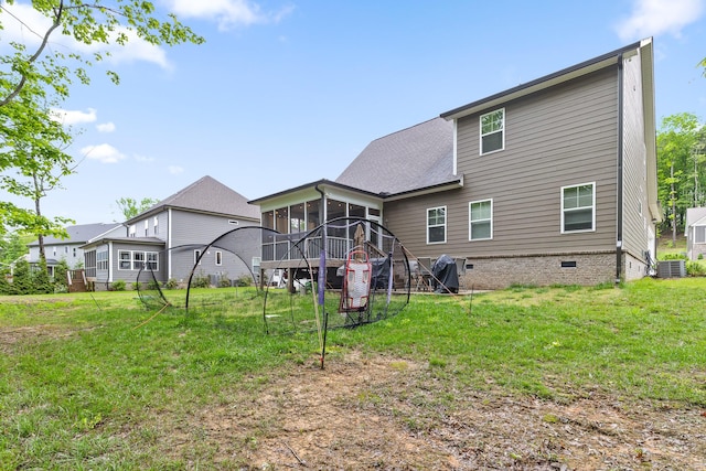 7258 Grey Hawk Trl, Signal Mountain, TN 37377 - back of property featuring a sunroom, crawl space, central AC, and a lawn