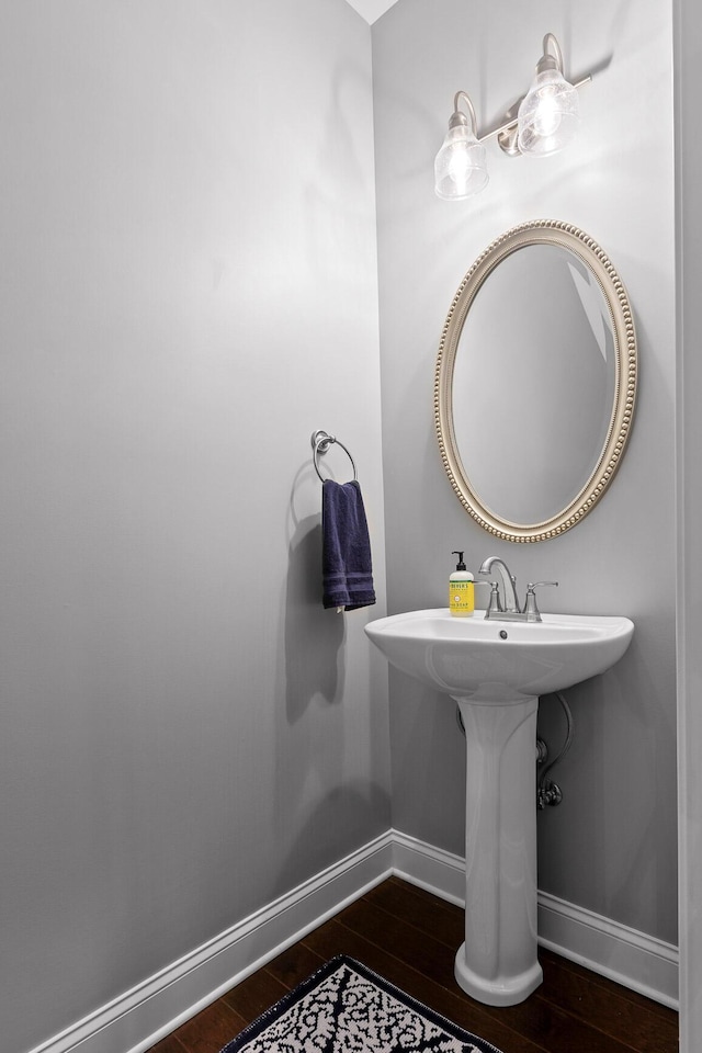 7258 Grey Hawk Trl, Signal Mountain, TN 37377 - bathroom featuring wood finished floors and baseboards