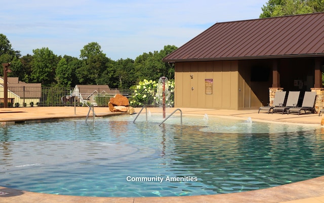 7258 Grey Hawk Trl, Signal Mountain, TN 37377 - community pool with a patio area and an outdoor structure
