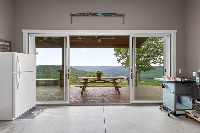 6835 Jasper Highlands Blvd, Jasper, TN 37347 - doorway featuring concrete floors and a mountain view