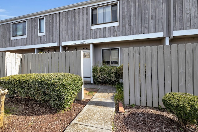 800 Reads Lake Rd # 317, Chattanooga, TN 37415 - entrance to property featuring fence