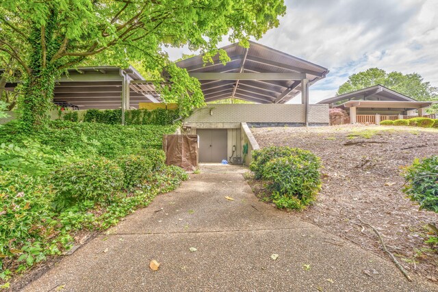 1301 W Morton Dr, Dalton, GA 30720 - view of front of property featuring a shed and an outdoor structure