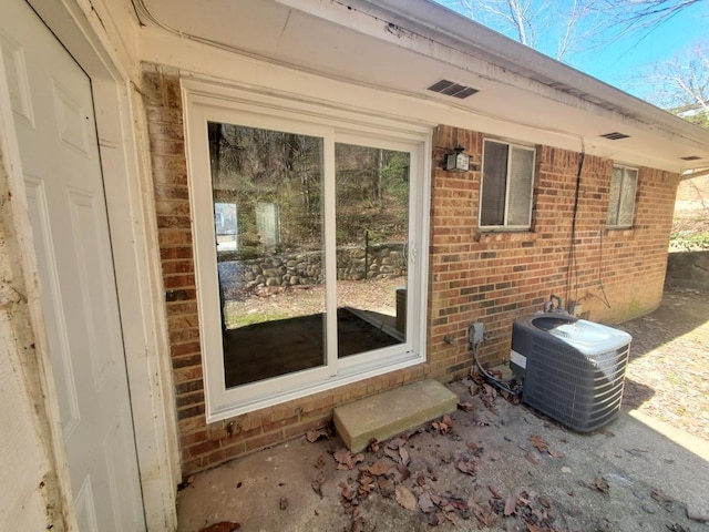 4458 Norcross Rd, Hixson, TN 37343 - view of patio featuring central AC unit