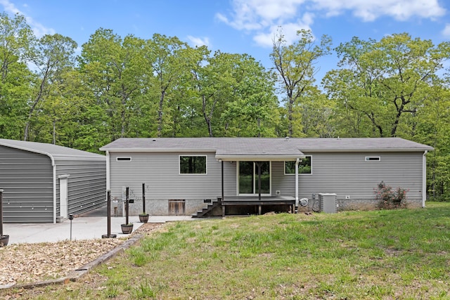 201 County Line Rd, Signal Mountain, TN 37377 - rear view of property with cooling unit and a lawn