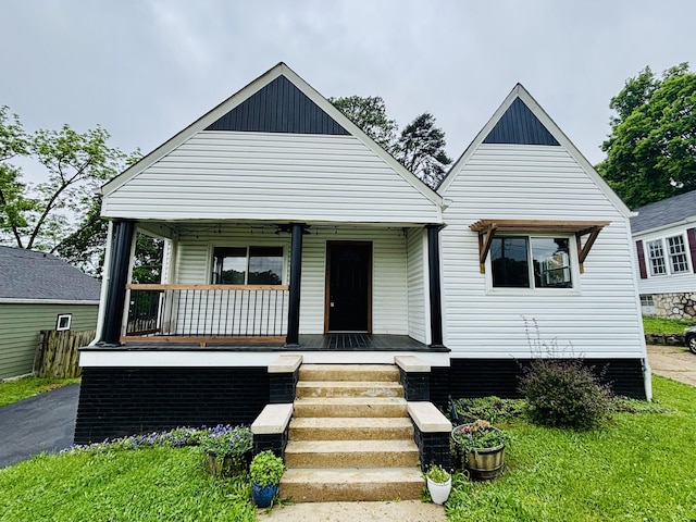 3804 Northview Ave, Chattanooga, TN 37412 - bungalow featuring a porch