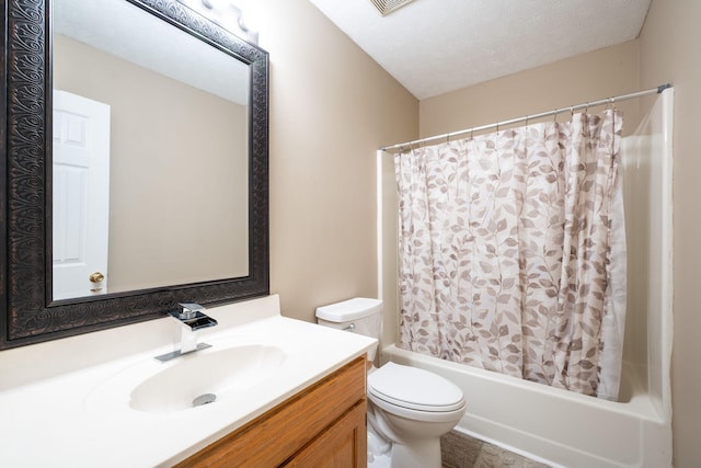 14 Castleview Ct, Ringgold, GA 30736 - full bathroom featuring toilet, vanity, and shower / bath combo