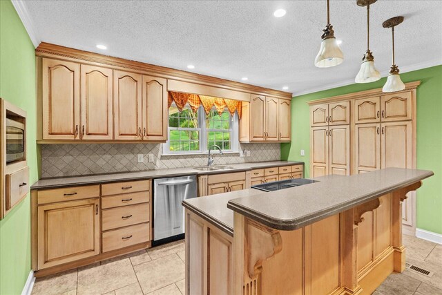 1578 Old Ringgold Rd, Rocky Face, GA 30740 - kitchen featuring appliances with stainless steel finishes, a sink, light brown cabinetry, a kitchen island, and tasteful backsplash