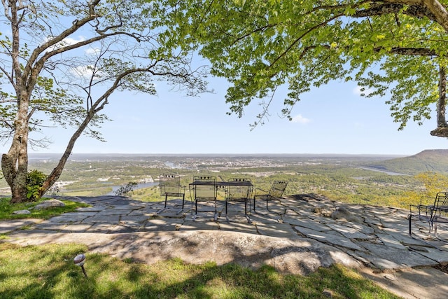 1116 Cumberland Rd, Chattanooga, TN 37419 - view of yard featuring a patio area