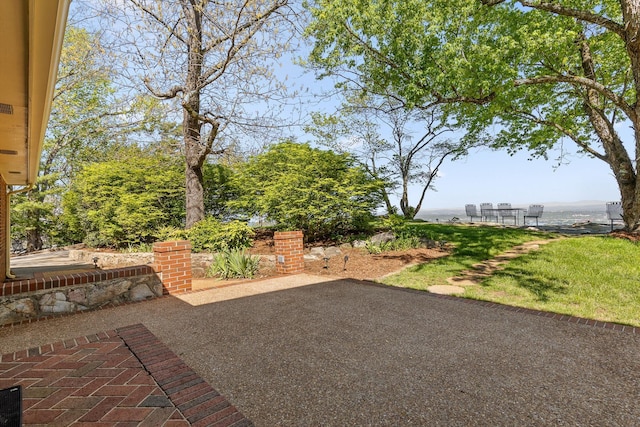 1116 Cumberland Rd, Chattanooga, TN 37419 - view of yard with a patio