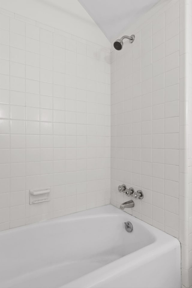 1116 Cumberland Rd, Chattanooga, TN 37419 - bathroom with lofted ceiling and shower / washtub combination