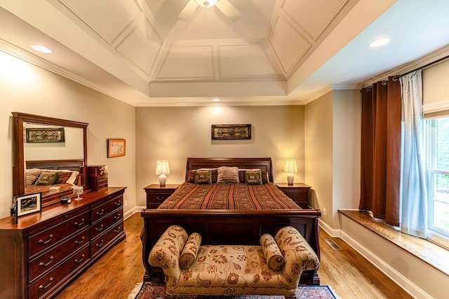 bedroom featuring dark wood-type flooring, ornamental molding, a ceiling fan, baseboards, and recessed lighting