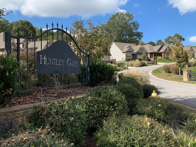 7310 Huntley Ln, Chattanooga, TN 37421 - community / neighborhood sign with a residential view