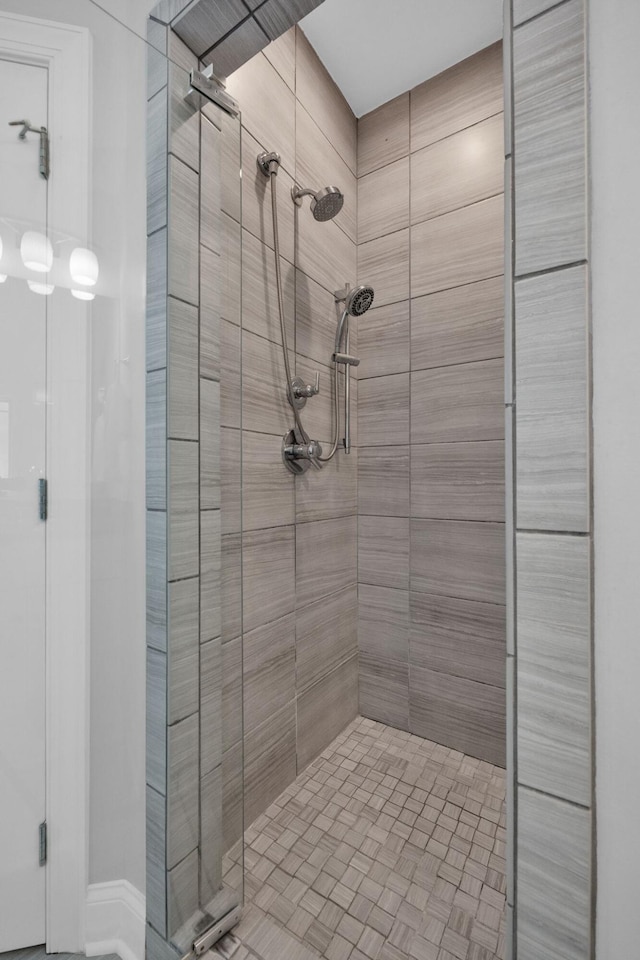 7310 Huntley Ln, Chattanooga, TN 37421 - bathroom featuring a stall shower