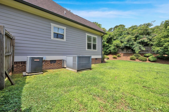 7310 Huntley Ln, Chattanooga, TN 37421 - back of property with crawl space