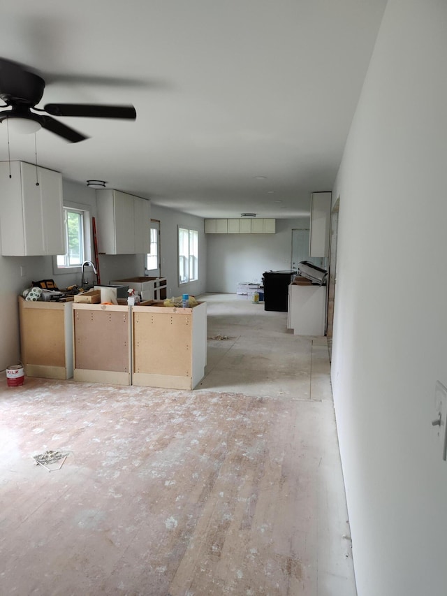 410 Cherry St, Dunlap, TN 37327 - kitchen with a ceiling fan, open floor plan, and a peninsula