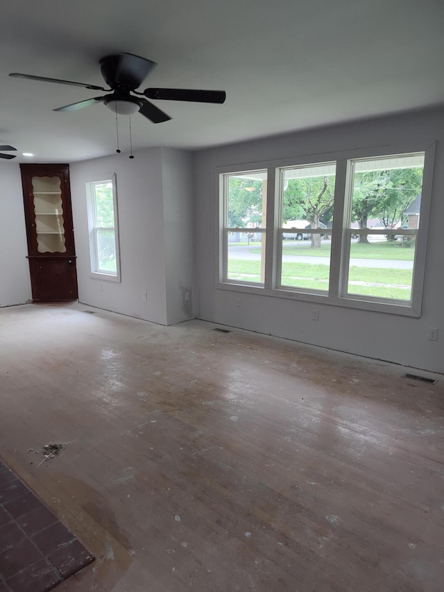 410 Cherry St, Dunlap, TN 37327 - unfurnished room featuring ceiling fan and wood-type flooring