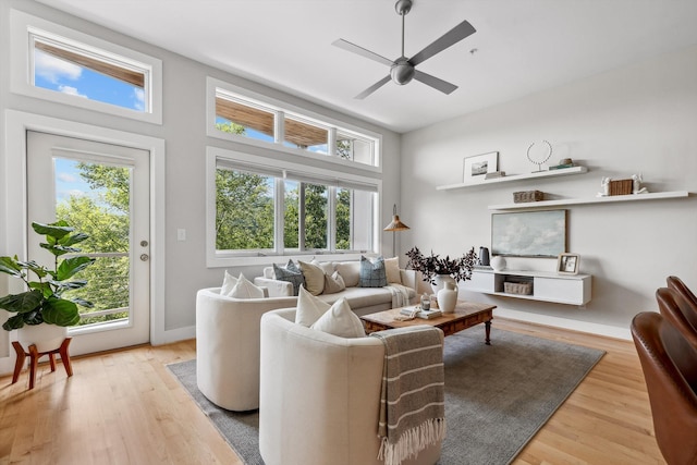 623 Hamilton Ave, Chattanooga, TN 37405 - living room featuring a ceiling fan and wood finished floors