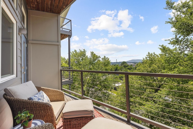 623 Hamilton Ave, Chattanooga, TN 37405 - balcony featuring a mountain view