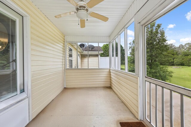 548 Flagstone Dr, Rossville, GA 30741 - unfurnished sunroom featuring a ceiling fan and plenty of natural light