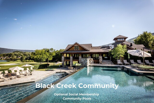 3070 Galena Cir Unit 830, Chattanooga, TN 37419 - community pool with a patio