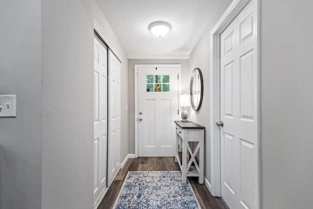818 Dunlap Ave, Chattanooga, TN 37412 - doorway featuring dark wood-style flooring and baseboards