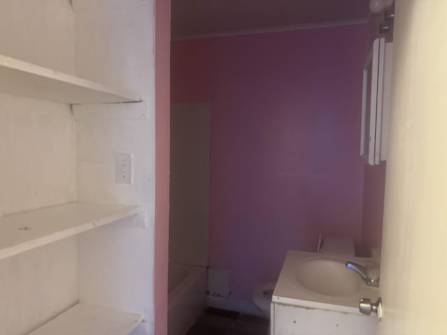 111 Arlington Ter, Chattanooga, TN 37410 - bathroom featuring vanity and toilet