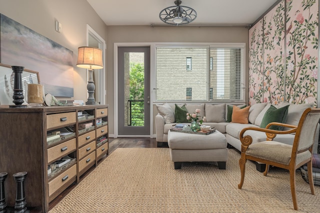 200 Manufacturers Rd Apt 339, Chattanooga, TN 37405 - living area featuring wood finished floors and baseboards