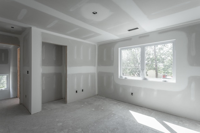 1204 Buckley St, Chattanooga, TN 37404 - unfurnished bedroom featuring multiple windows