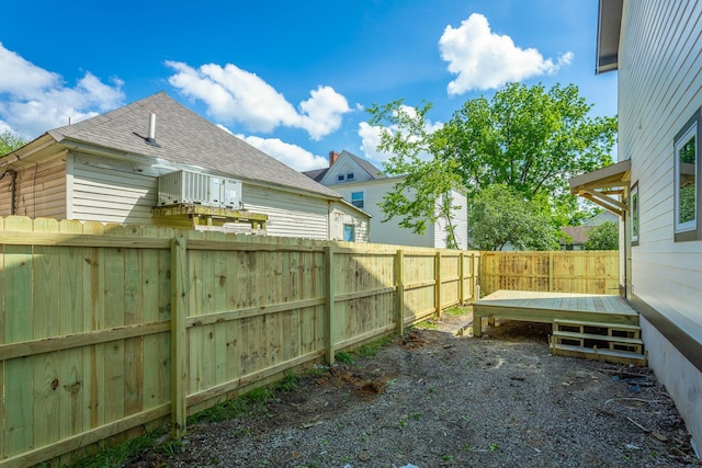 1204 Buckley St, Chattanooga, TN 37404 - fenced backyard featuring a deck