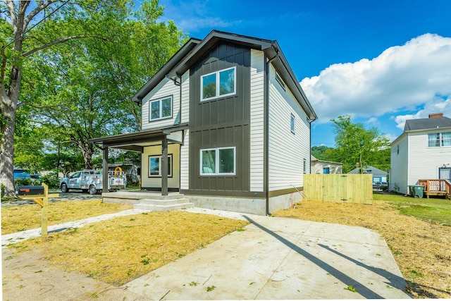 1204 Buckley St, Chattanooga, TN 37404 - view of front facade featuring board and batten siding