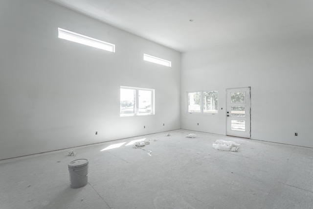 1314 Buckley St, Chattanooga, TN 37404 - unfurnished room featuring a towering ceiling