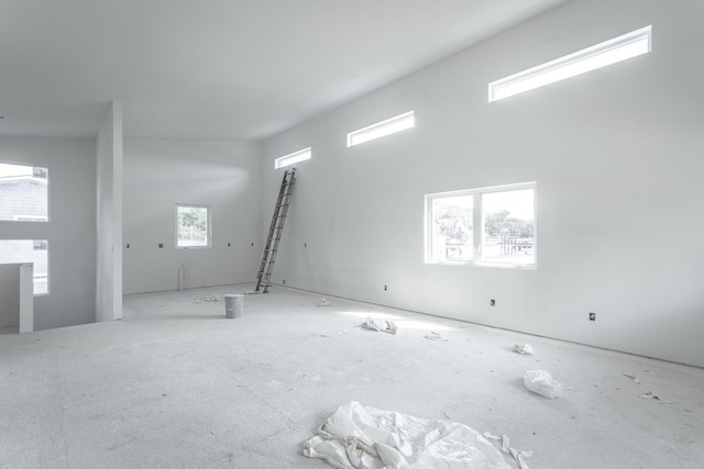 1314 Buckley St, Chattanooga, TN 37404 - empty room featuring a towering ceiling