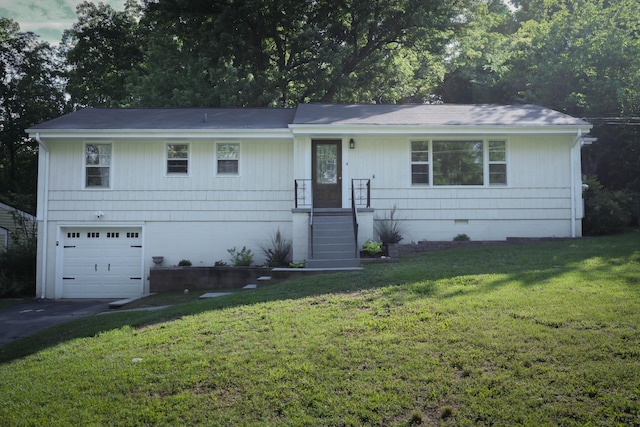 3703 Chula Vista Dr, Chattanooga, TN 37411 - single story home with a garage, a front yard, driveway, and crawl space