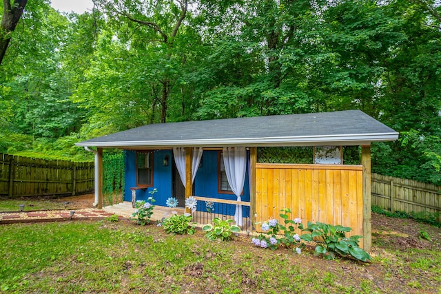 7429 Irongate Dr, Hixson, TN 37343 - view of outbuilding featuring a fenced backyard and a porch