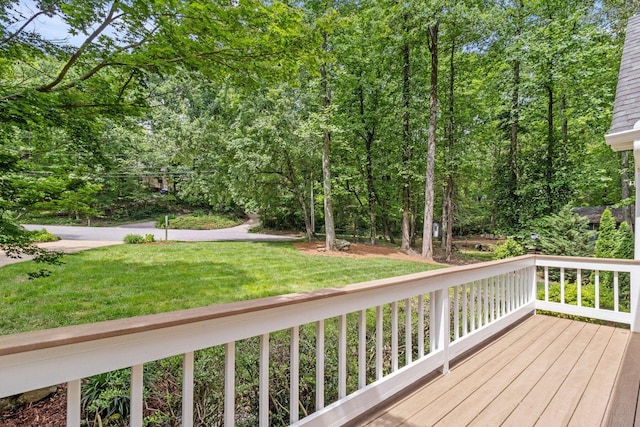 1623 Devlan Forest Ln, Signal Mountain, TN 37377 - deck with a lawn