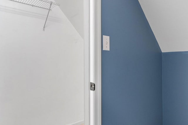 1623 Devlan Forest Ln, Signal Mountain, TN 37377 - interior space featuring vaulted ceiling