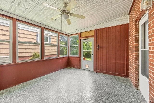 3502 Oak Ridge Dr, Chattanooga, TN 37415 - unfurnished sunroom featuring a ceiling fan
