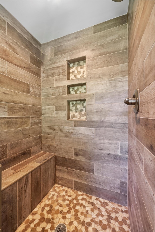7470 Twin Brook Dr, Chattanooga, TN 37421 - full bath with tiled shower